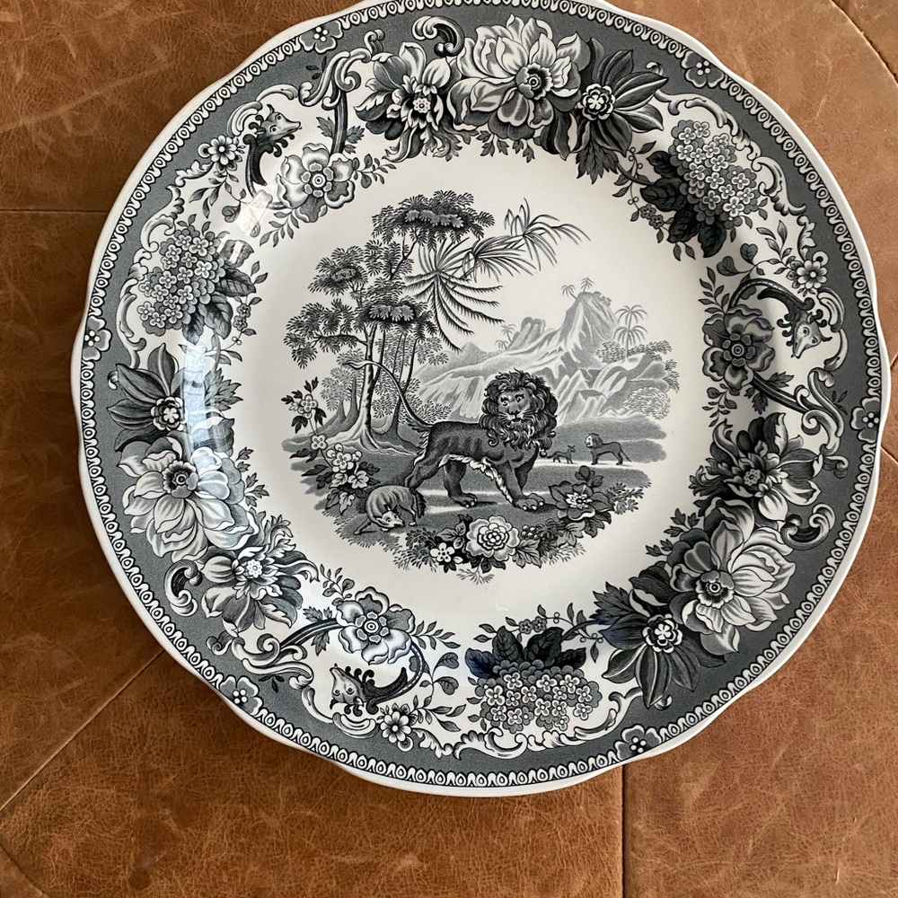 Spode Black and White Archive Collection Aesop’s Fable Decorative Plate